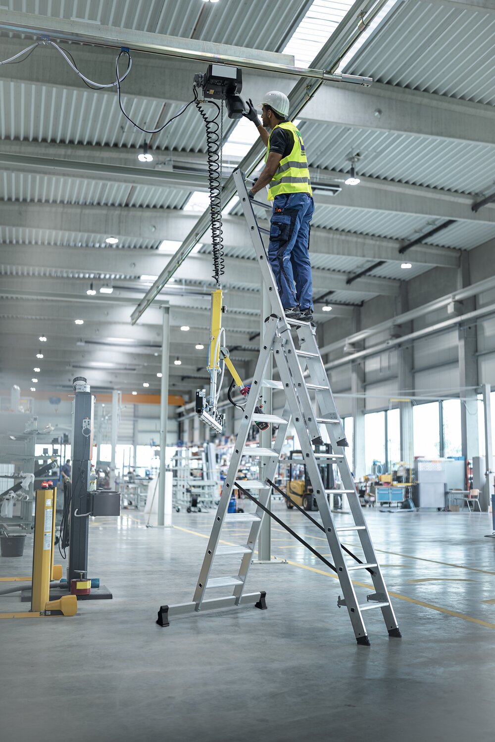 Milieubild 3819027 Munk 3-delige multifunctionele ladder met nivello® traverse 3x6 treden