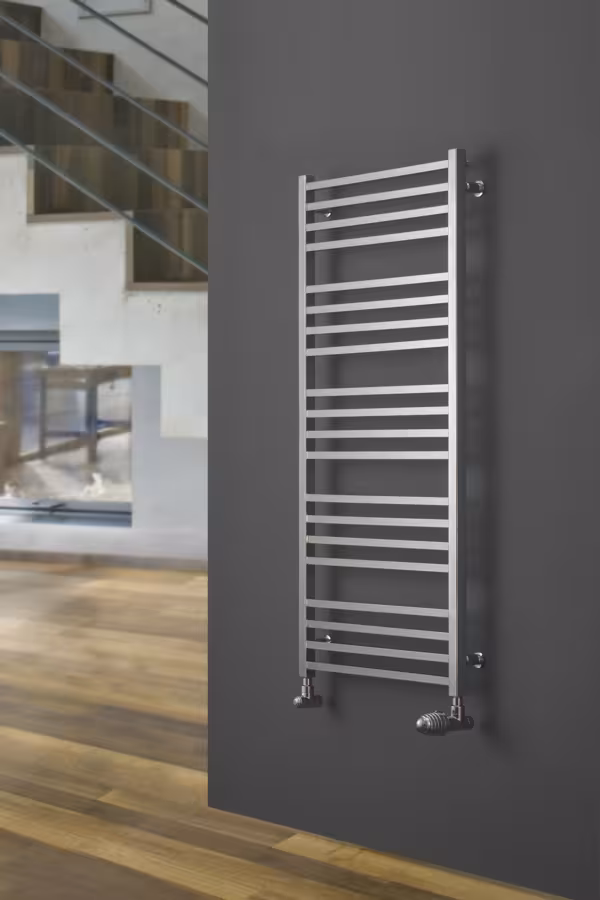 Badkamerradiator C4 1260 mm x 500 mm 325 watt chroom van Ximax met art.nr. 10070