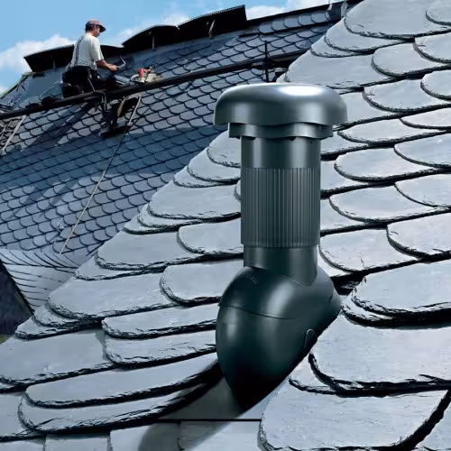 Venduct bodemplaat DN 110 voor aansluiting op leisteen/dakshingles zwart uit de categorie steile dakdoorgangen met de GTIN 4027822039830 Venduct van het merk Klöber uit de categorie steile dakdoorgangen