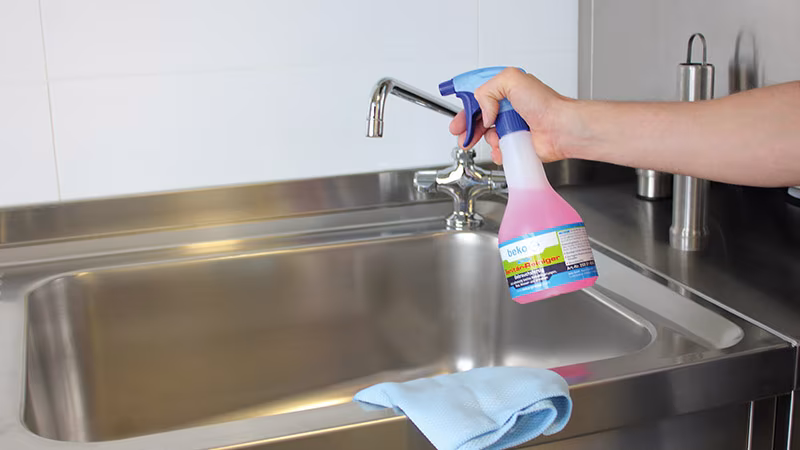 TecLine sanitairreiniger sprayflacon 500 ml Sinken, Waschbeckenhahn, Reinigen, Person