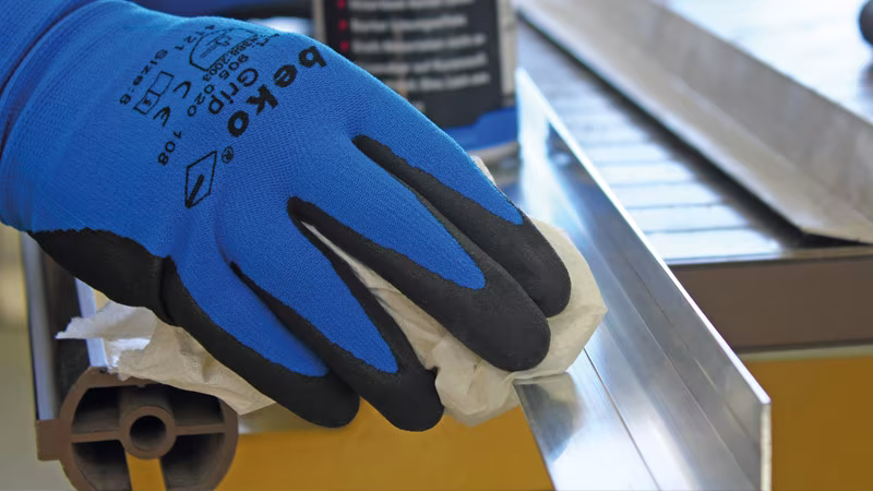 Bekleidung, Handschuh, Reinigen, Person