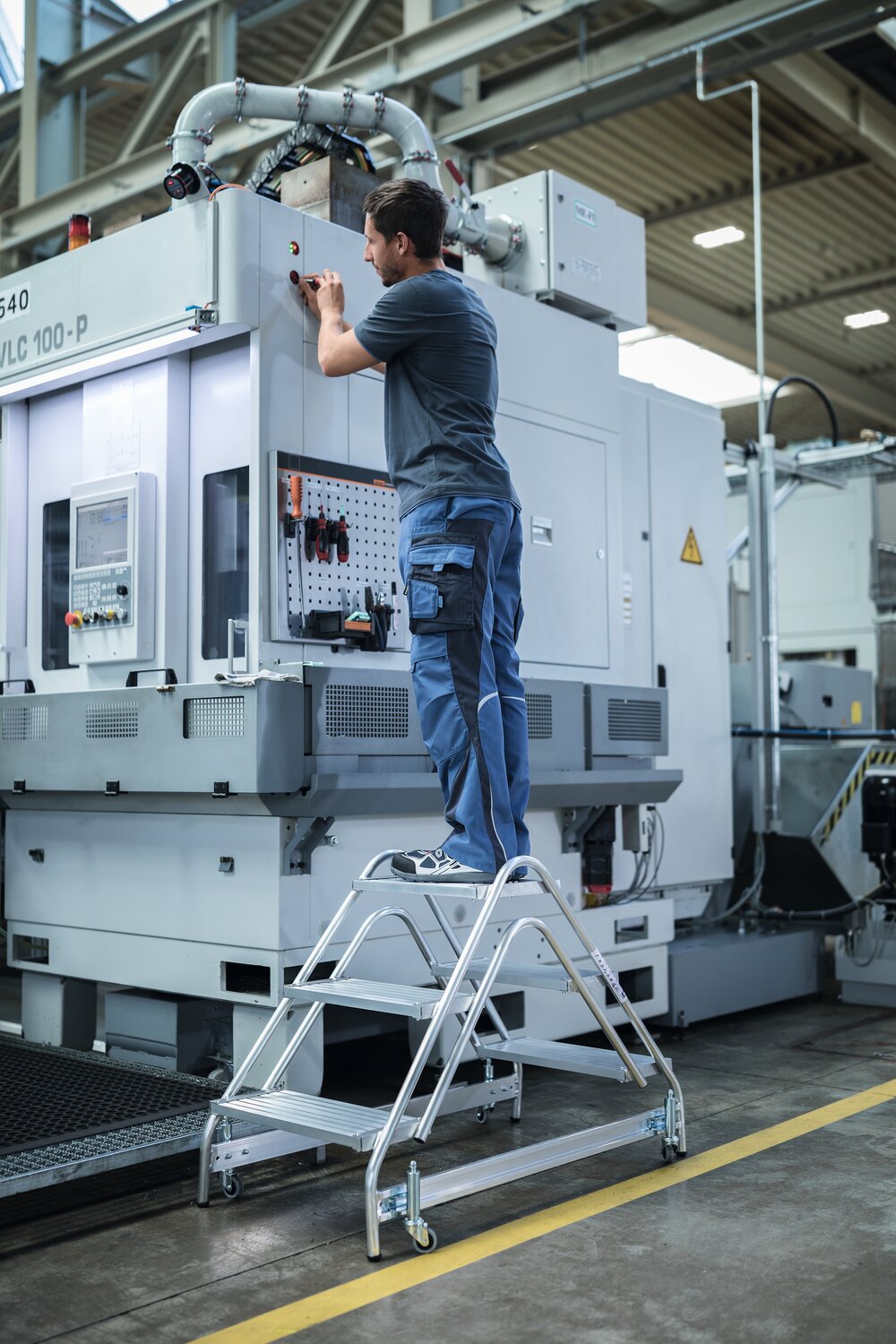 Milieubild 3819148 Munk werkplatform aan beide zijden beloopbaar Aluminium geribbelde 2x2 treden