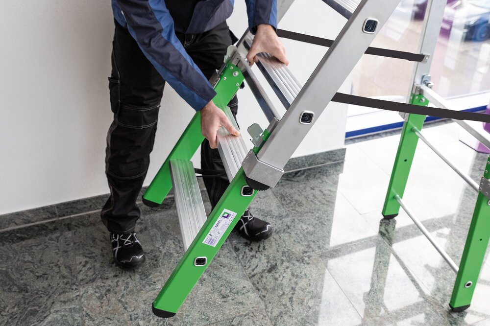 Produktbild Detailansicht 3816626 Munk platform ladder plug-in compact
