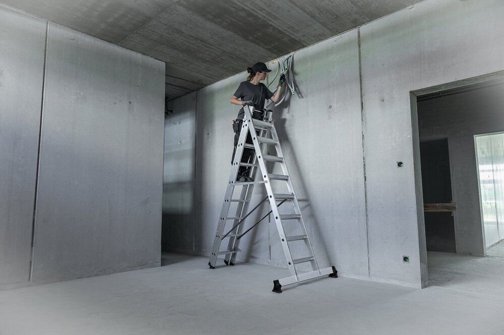 Milieubild 3819031 Munk 3-delige multifunctionele ladder met nivello® traverse 3x6 treden