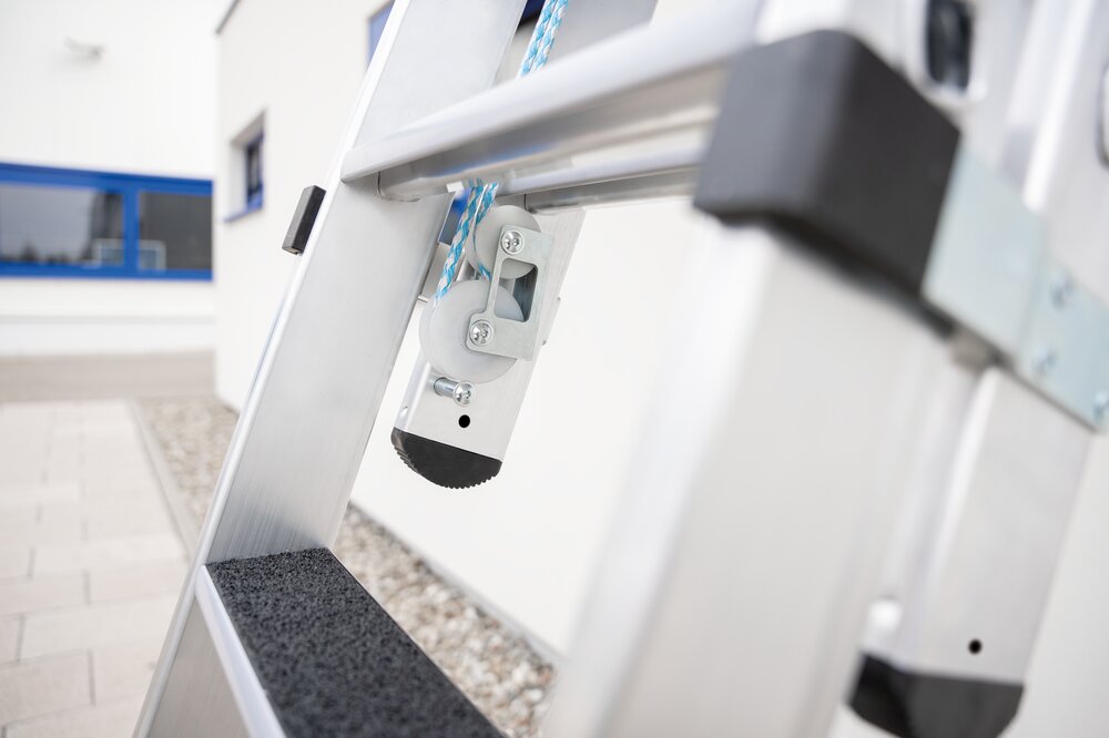 Milieubild 2179022 Munk 2-delige trap met nivello® traverse en clip-step R13 2x12 treden