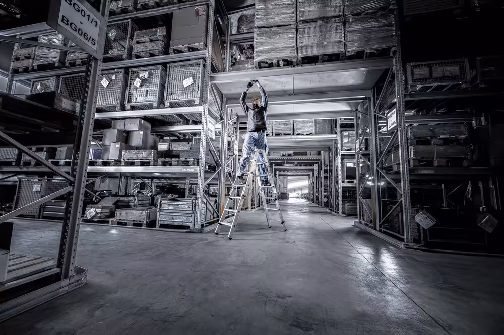 Aan beide zijden toegankelijke insteekdeeltrap (pak van 2) van het merk Munk uit het assortiment Ladders & Steigers