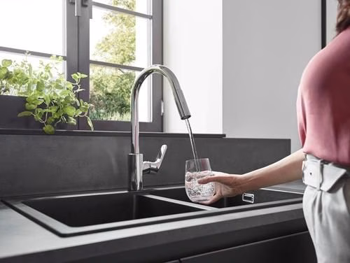Hansgrohe ééngreeps keukenmengkraan 240 FOCUS DN 15, met uittrekbare vuistdouche chroom