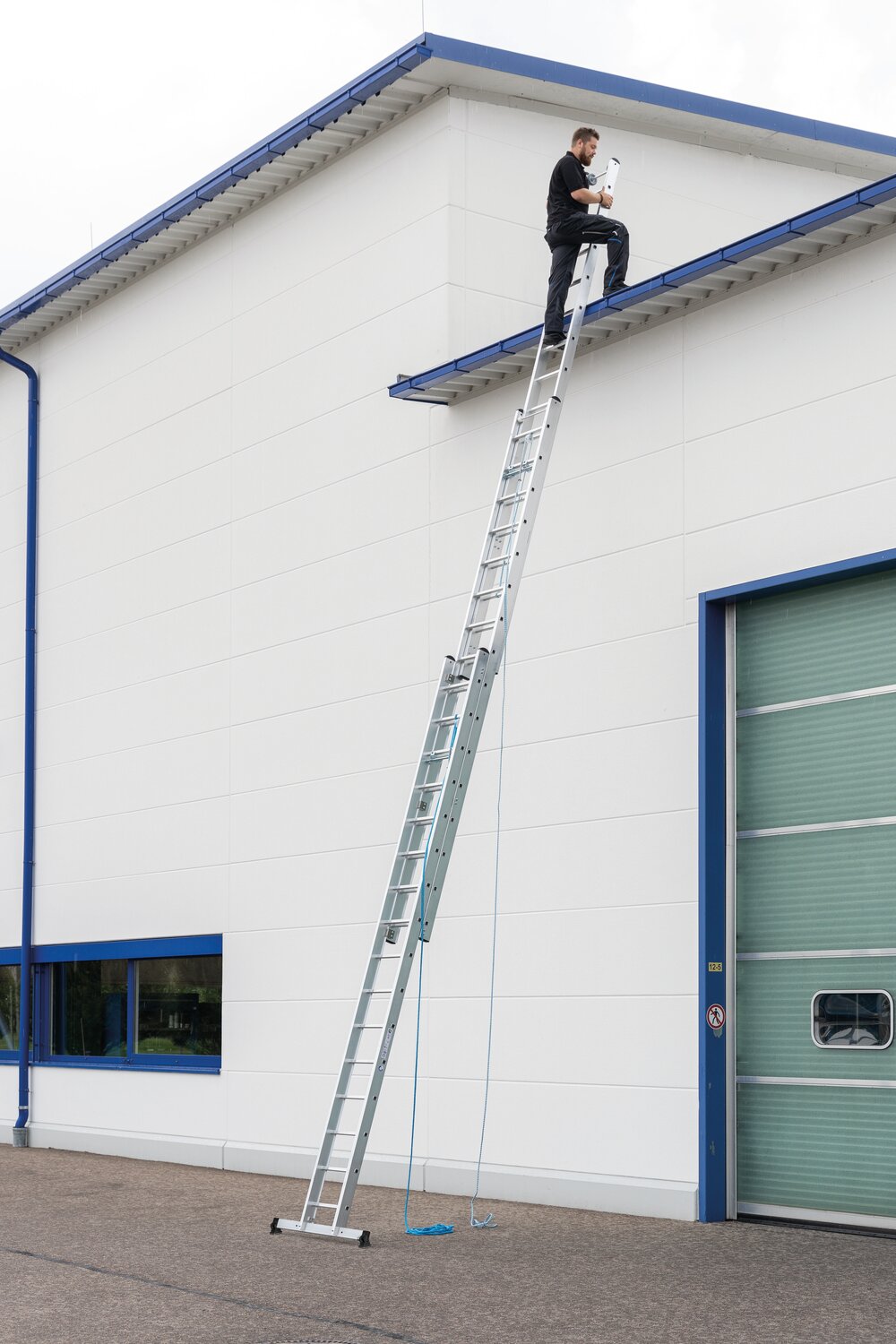 Munk 3-delige touwladder met nivello® traverse 3x14 sporten
