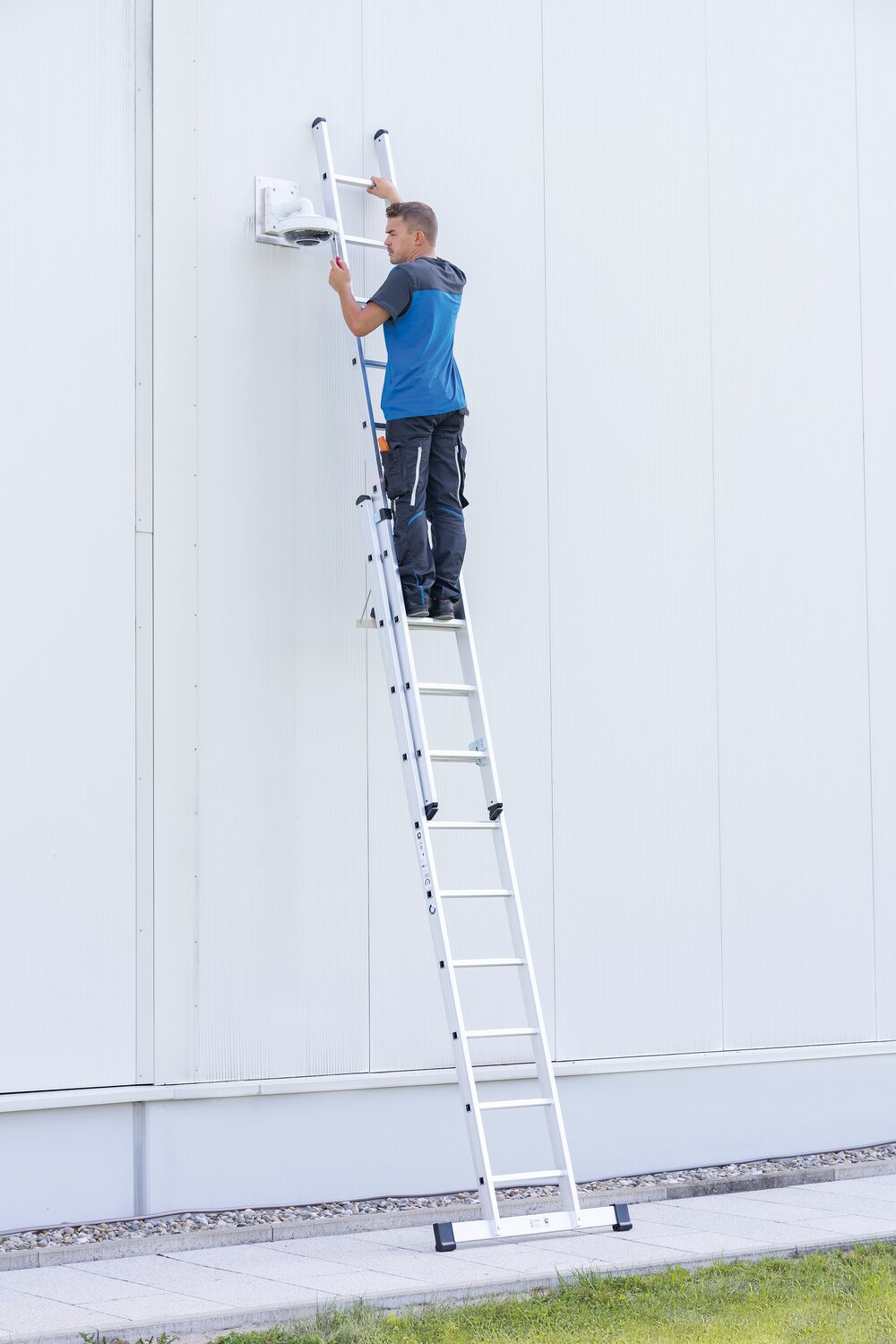 Munk 2-delige uitschuifladder met standaard traverse 2x8 sporten