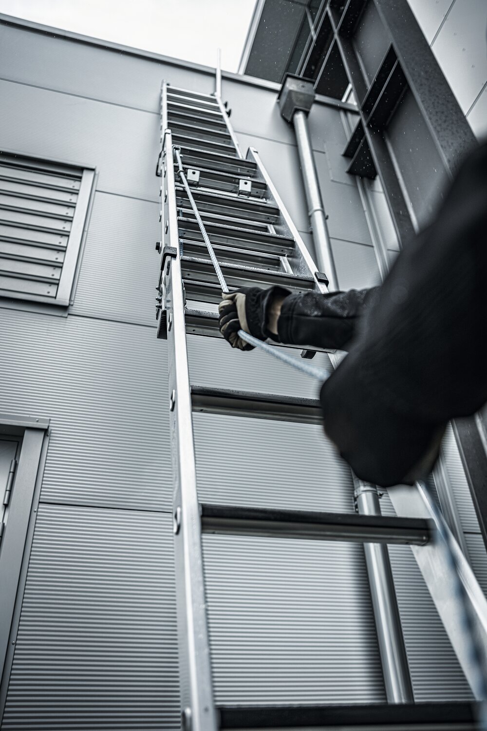 Munk 2-delige trap met leuning en uitstaplijst 2x12 treden