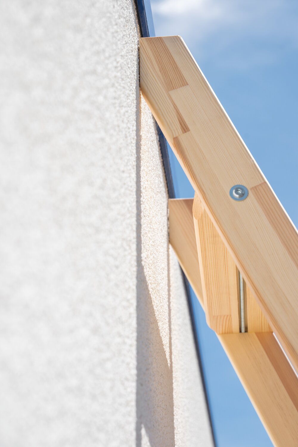 Munk houten trap met nivello® traverse 12 treden