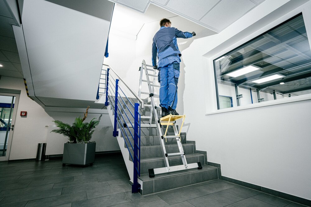 Milieubild 3813400 Munk telescoopladder 4-delig met dwarsbalk 4x6 sporten