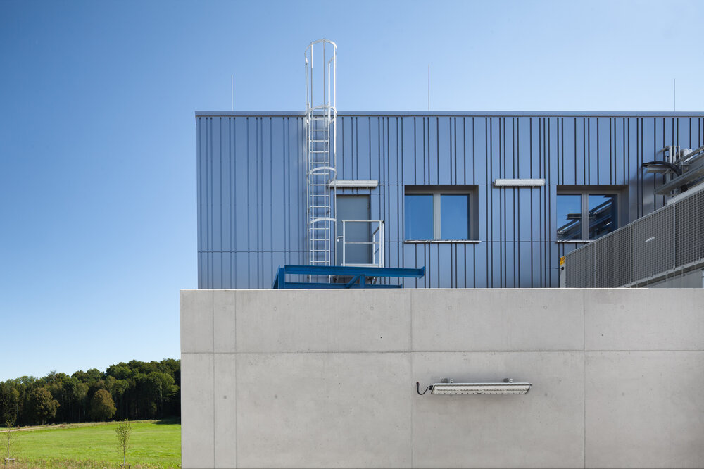 Munk enkelvoudige verticale ladder met rugbescherming gegalvaniseerd staal 5,96m