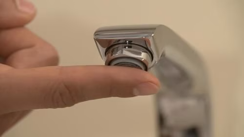 Hansgrohe METRIS 230 Eéngreeps wastafelmengkraan met 15 mm diameter en draaibare uitloop Baduitloop G 1 1/4 inch chroom