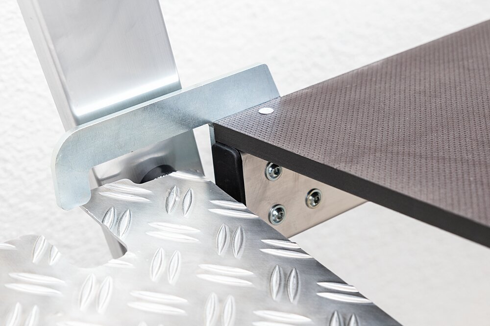 Produktbild Detailansicht 3819003 Munk opklapbaar opstapje aan beide zijden toegankelijk natuurlijk aluminium 3 treden