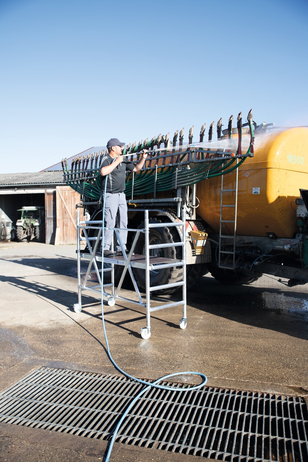 Munk-scharniersteiger met toegang door deur Platformhoogte 0,99 m