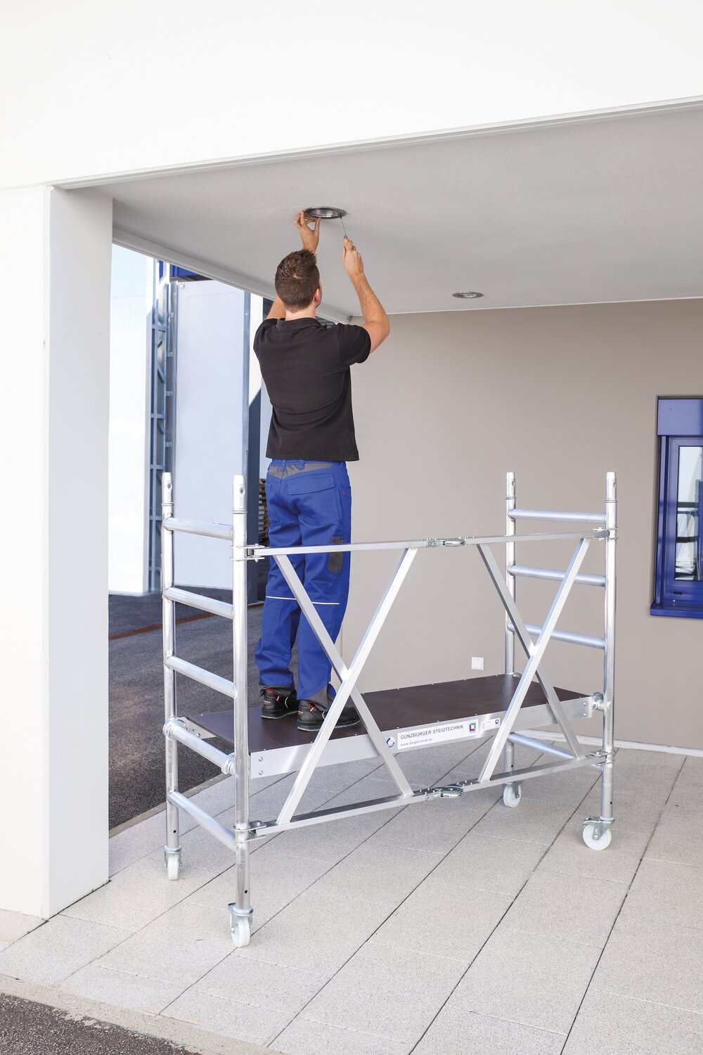 Munk-scharniersteiger met toegang door deur Platformhoogte 0,99 m