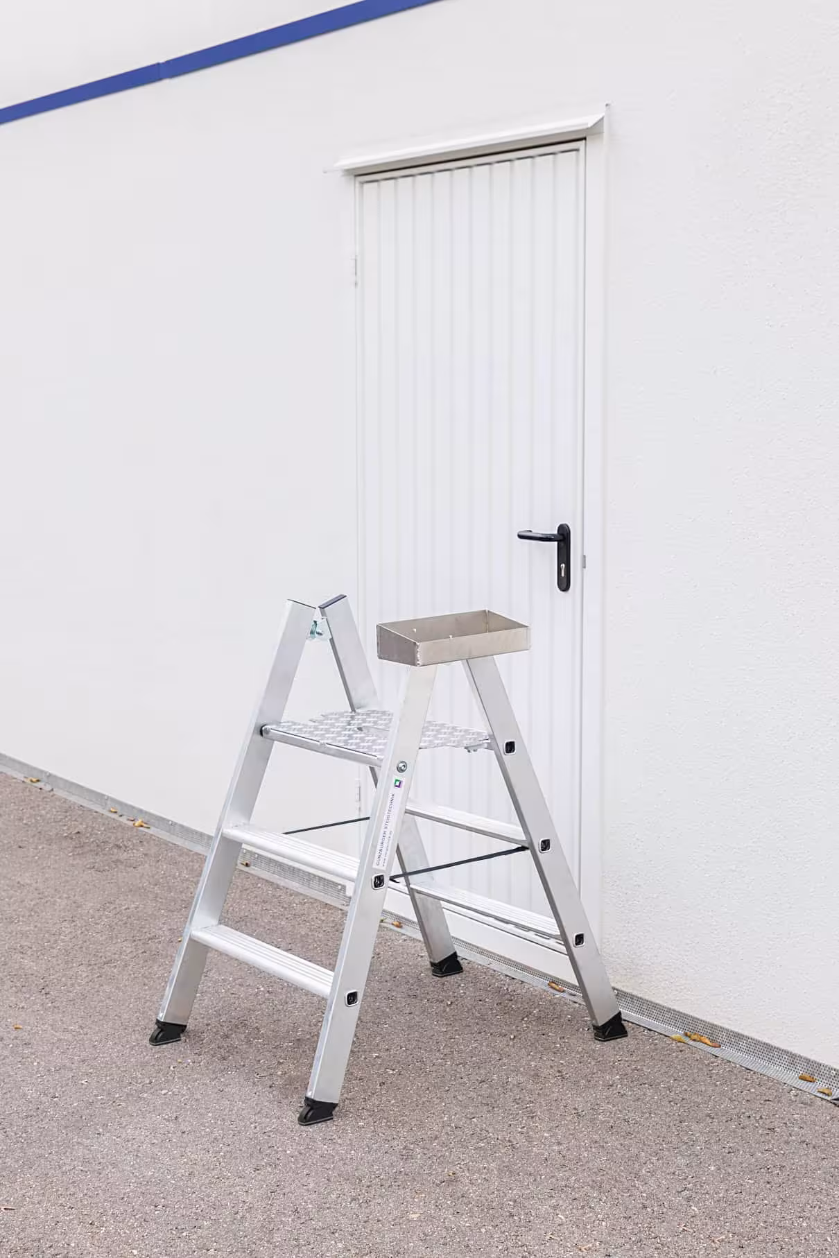 Extra afbeelding bij artikel Opklapbare trede, aan beide zijden toegankelijk, naturel aluminium 3 treden uit de categorie Trappen