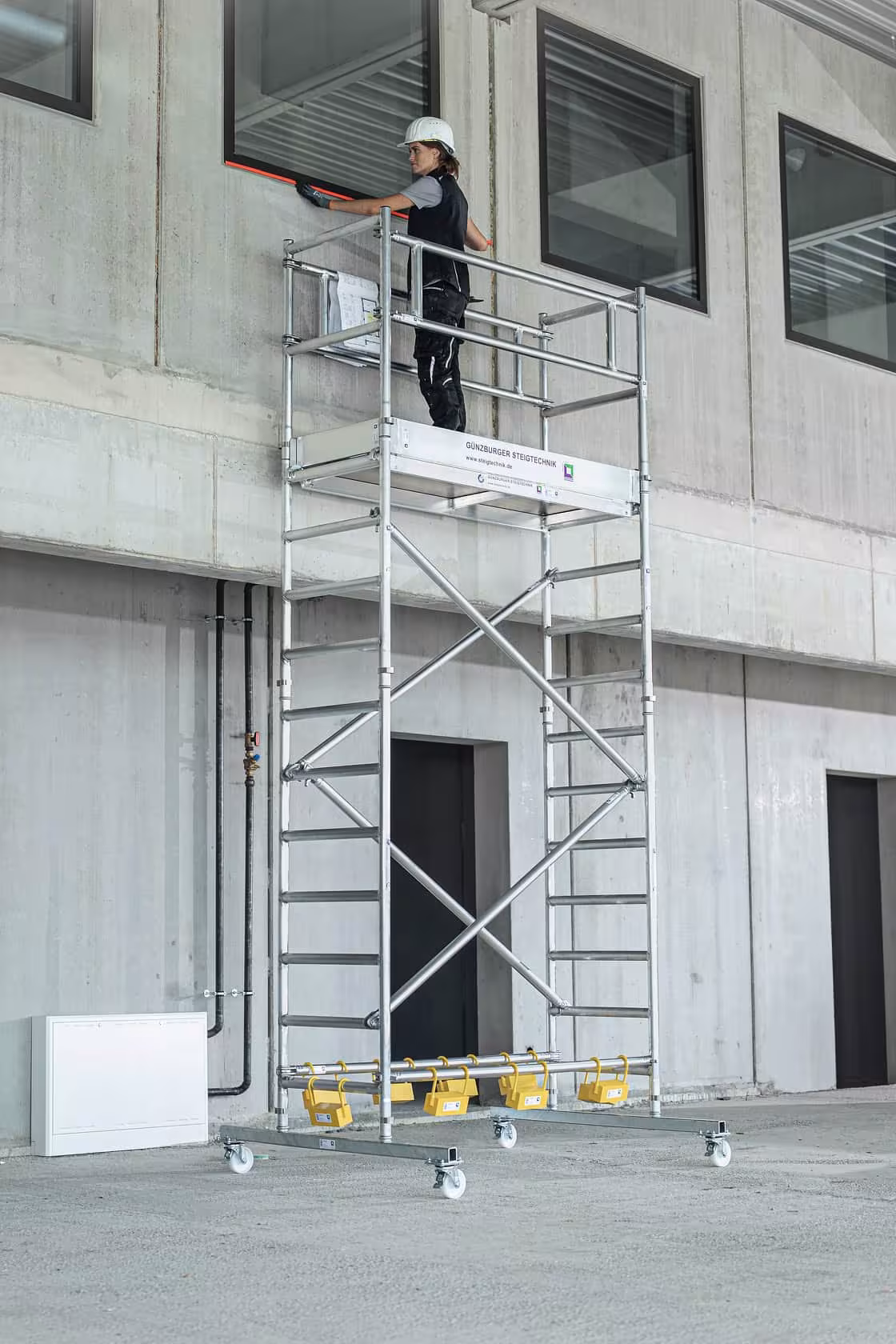 ML standaard rolsteiger 0,75 x 1,80 m platformhoogte 2,20 m van Munk met artikelnr. 166220