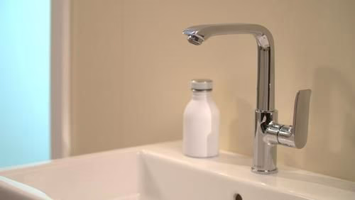 Hansgrohe METRIS 230 Eéngreeps wastafelmengkraan met 15 mm diameter en draaibare uitloop Baduitloop G 1 1/4 inch chroom