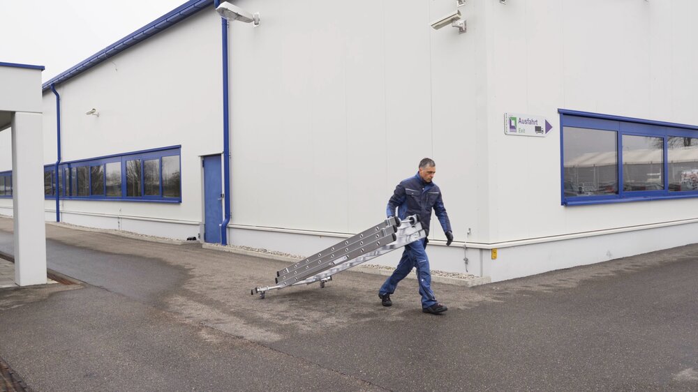 Munk 3-delige multifunctionele trap met nivello® traverse en clip-step R13 3x6 treden