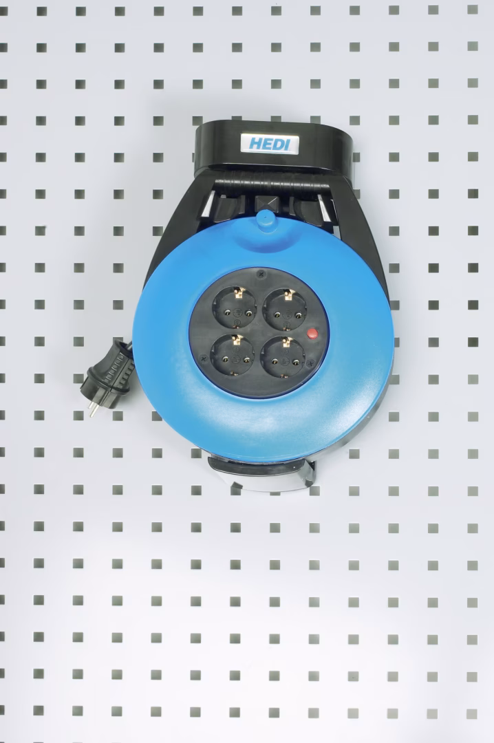 Kabeldoos voor geperforeerd paneel, 4 stopcontacten, 10m kabel met stekker van Rau Kabeldoos voor geperforeerde panelen, 4 stopcontacten, 10m kabel met stekker uit de categorie Bedrijfsuitrusting met het artikelnummer 09-KT-LPH