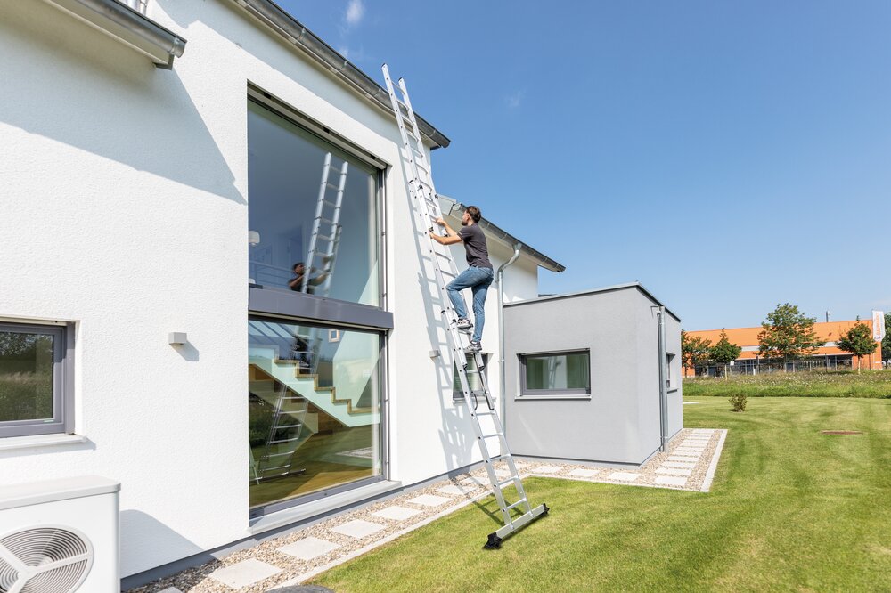 Milieubild 3815880 Munk 3-delige multifunctionele ladder met nivello® traverse 3x7 sporten