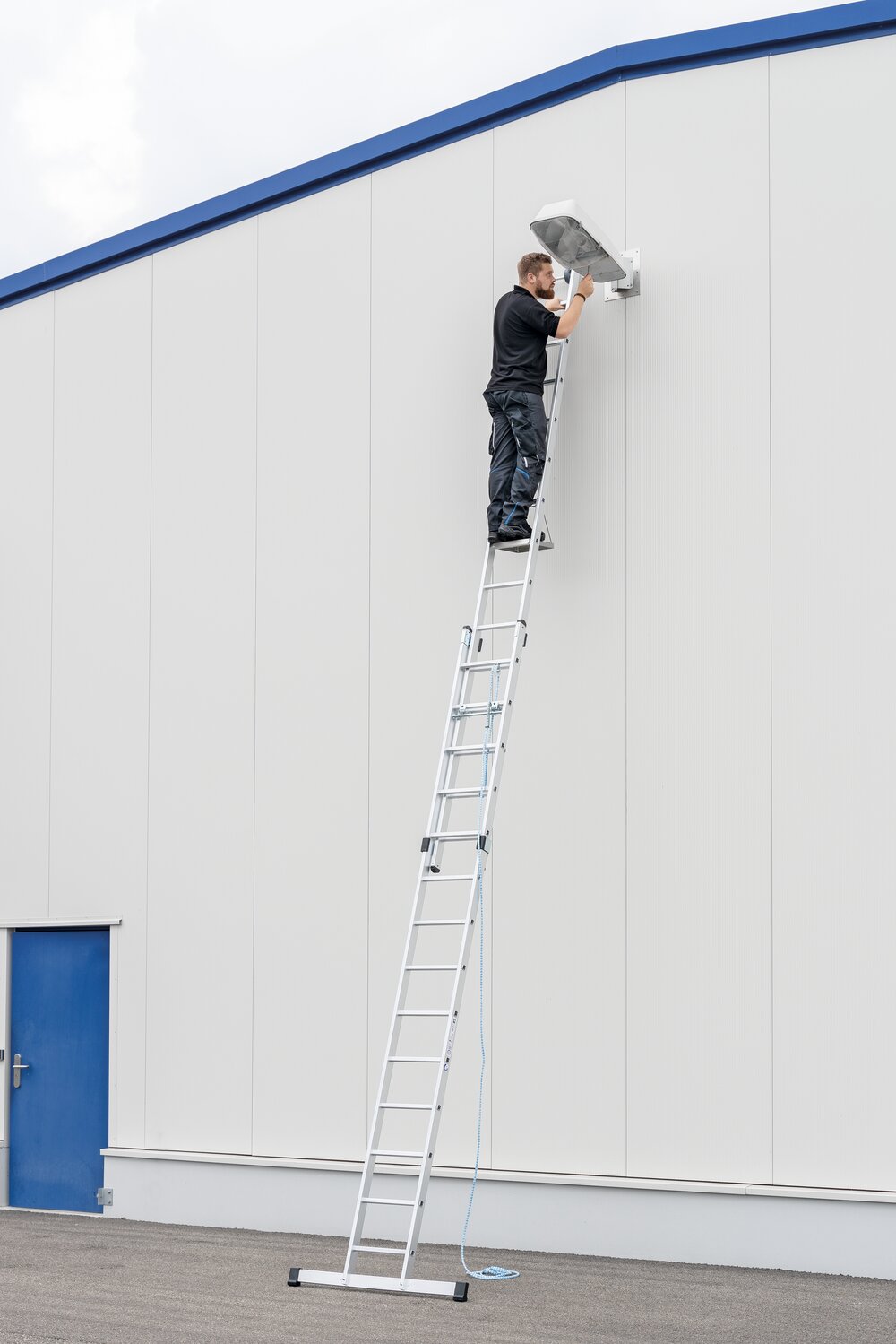 Munk 2-delige touwladder met standaard traverse 2x14 sporten