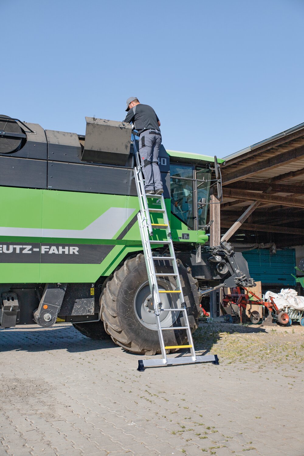 Munk 3-delige multifunctionele trap met nivello® traverse en clip-step R13 3x6 treden