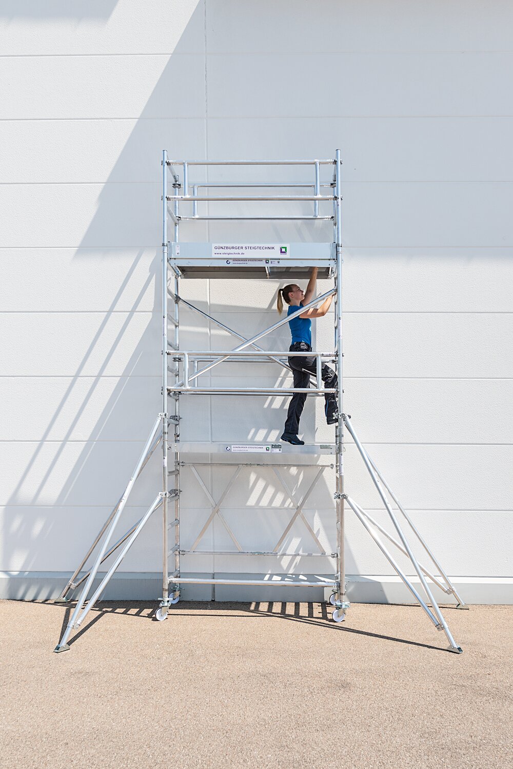 Munk vouwsteiger 0,75 x 1,80 m met stempelplatform hoogte 3,80 m